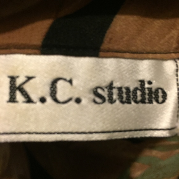 •💥Floral print blouse from K.C. Studio💥 - Picture 6 of 8